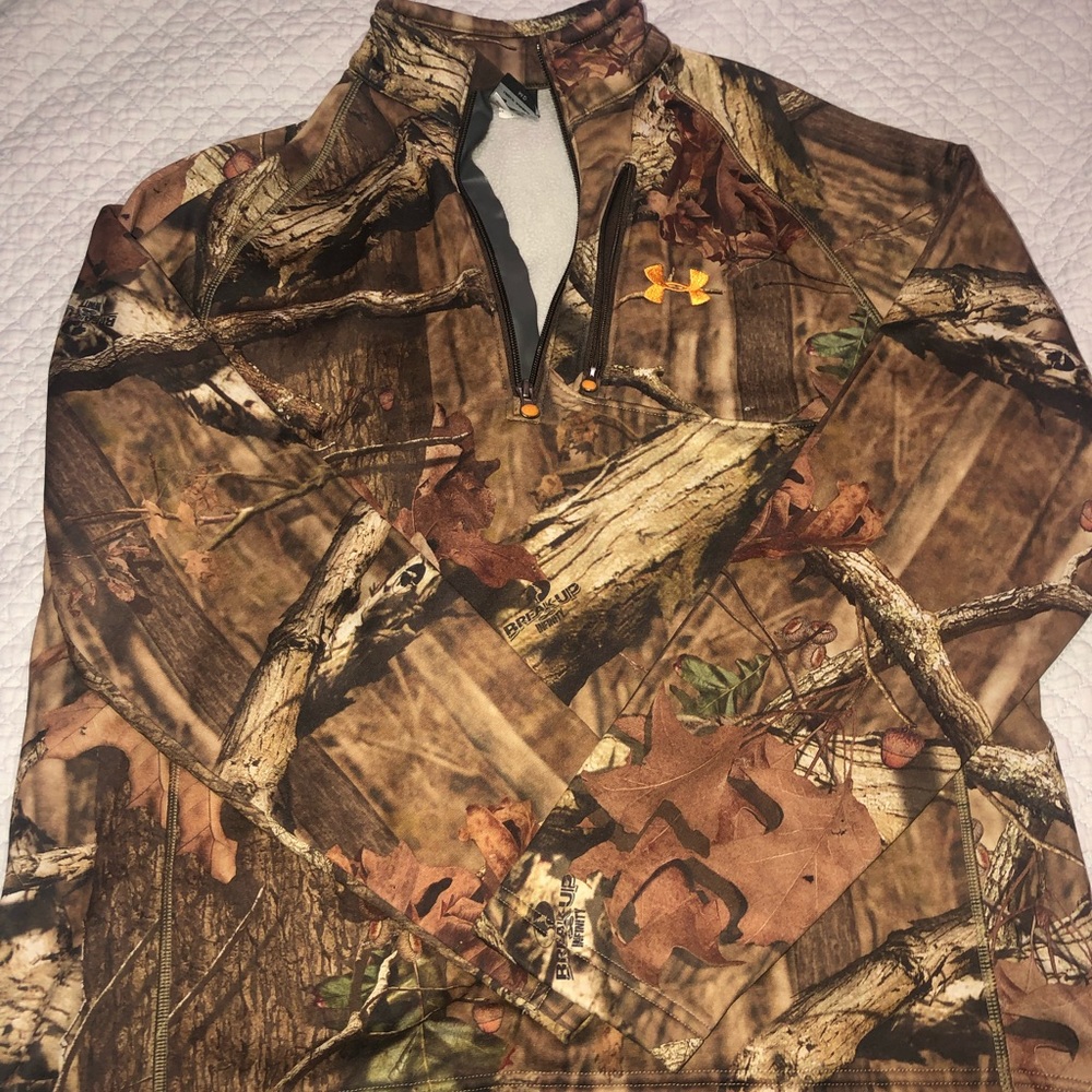 Camo Under Armour pullover